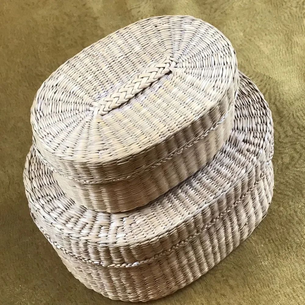 VTG, WOVEN WICKER OVAL SIZE MEDIUM SMALL